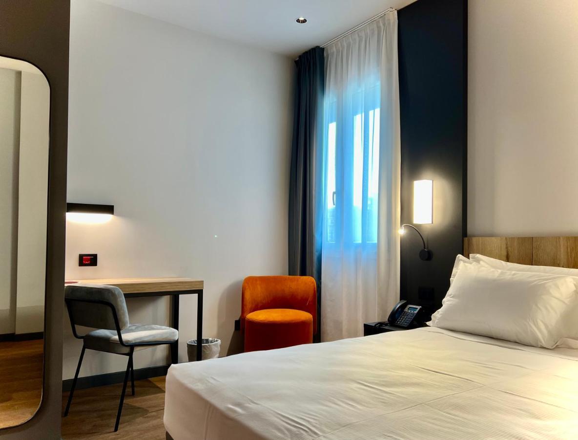 Hotel Leonessa Brescia Buitenkant foto