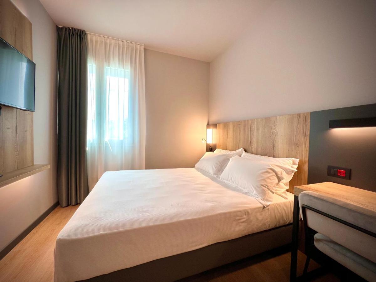 Hotel Leonessa Brescia Buitenkant foto