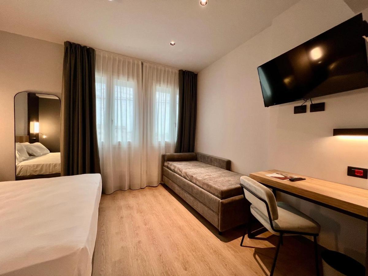 Hotel Leonessa Brescia Buitenkant foto